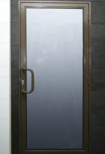 Коричневая алюминиевая дверь GFTD713
